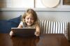 Kaip išsaugoti vaiką nuo priklausomybės nuo interneto: 5 patarimai tėvams