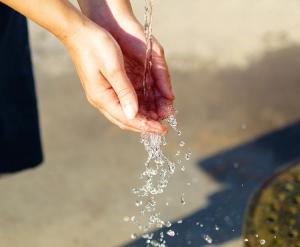 Vandens privalumai: 11 netikėtų faktų, kurių nežinojote
