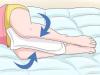 Kodėl geriau naktį miegoti su pagalve tarp kojų