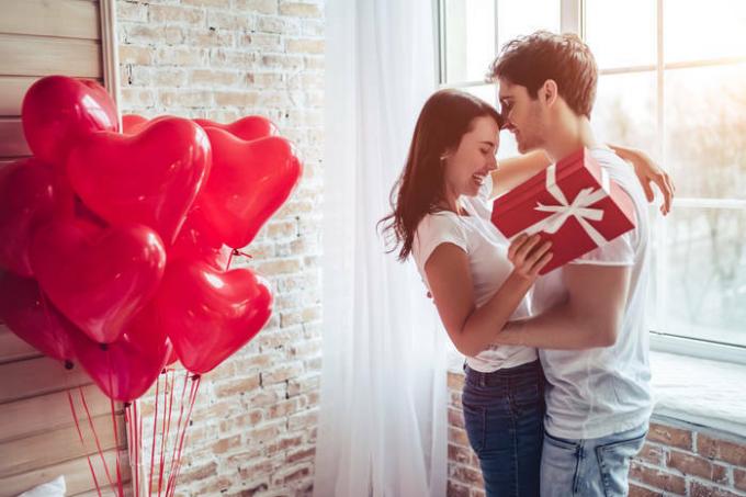 7 romantiškos idėjos, kaip papuošti namus Valentino dienai su vaikais