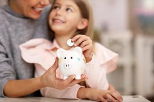 Apie finansus vaikams: kaip teisingai kalbėti apie pinigus?