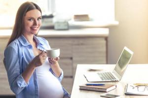 Kodėl mokslininkai uždraudė nėščioms moterims gerti arbatą ir kavą?