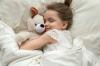 Vaiko miegas atostogų metu: kaip neišeiti iš režimo - miego gydytojo patarimas