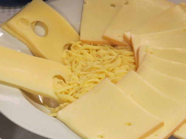Geltona sūris - sūris 