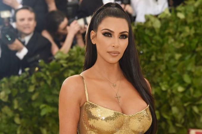 Kim Kardashian pasidalino detales Gimimo 4 vaikai