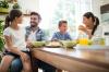Kodėl gera pusryčiauti su visa šeima