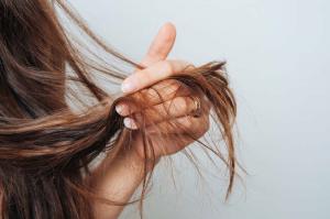 Problemos su plaukais – kokius negalavimus sukelia cim?