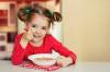 Vaikas atsisako valgyti darželyje: Top 5 galimos priežastys ir sprendimai