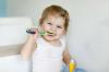 TOP 5 mitai apie pieninius dantis, kuriais tiki tėvai