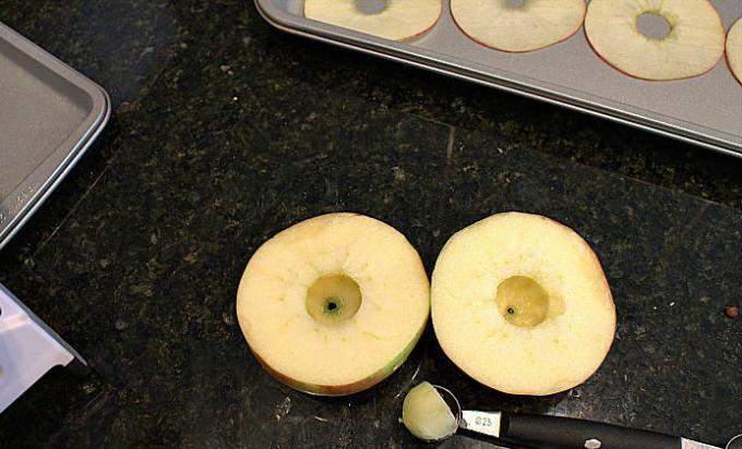 Obuolių traškučiai - obuolių traškučiai
