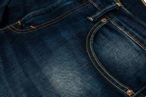 Alfabetas siuvėja: kaip pritaikyti stora džinsus ant figūra